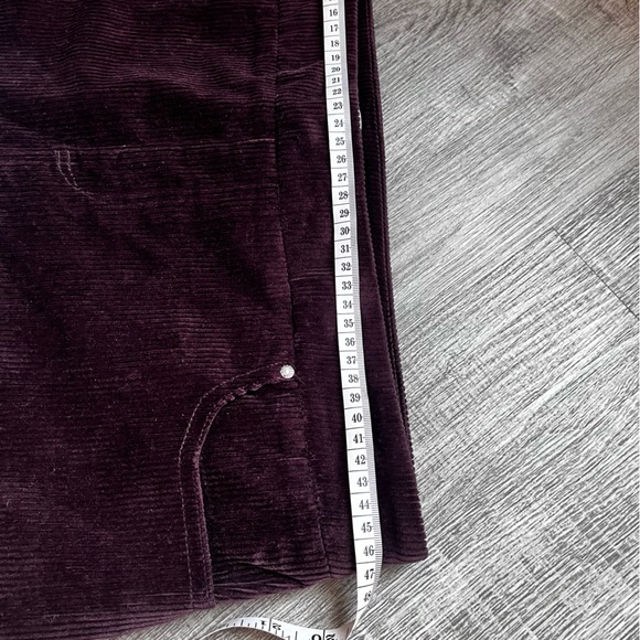 Burgundy mid rise skirt. Twice worn. - Picture 6 of 7